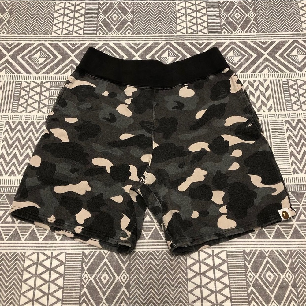 A Bathing Ape Bape City Camo Sweatshorts Size Small